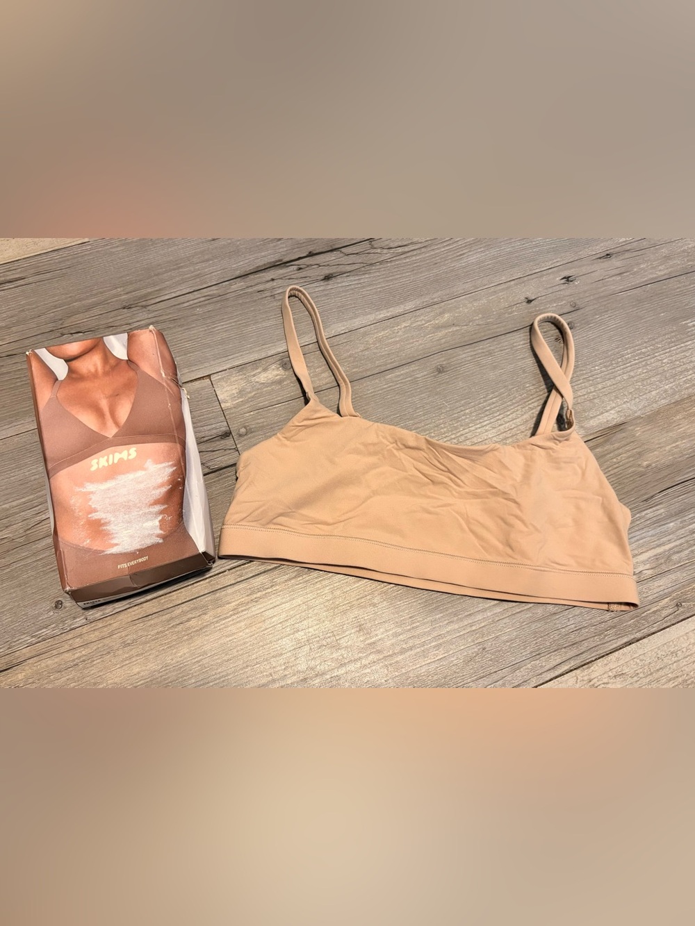 SKIMS Kim Kardashian Fits Everybody scoop bralette small new in box